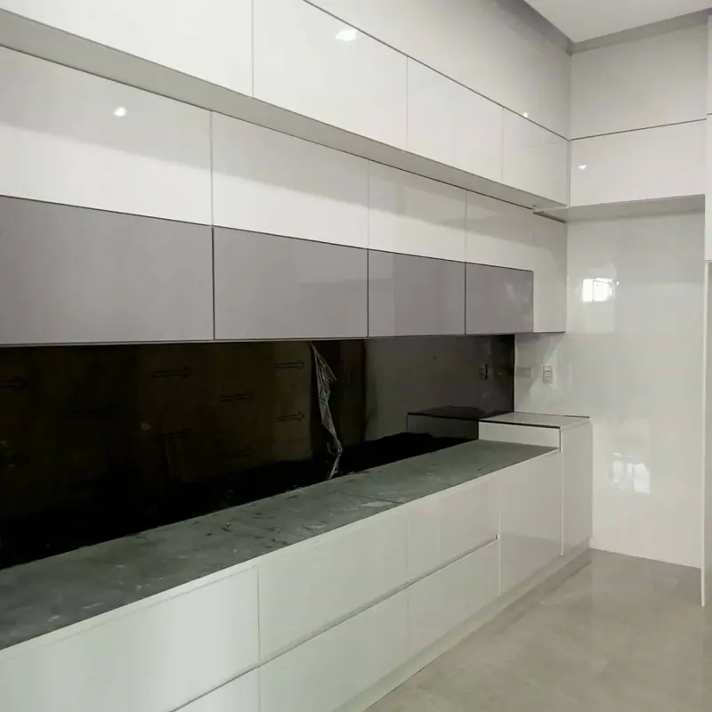 High-Gloss Kitchen & Marble Office — 2